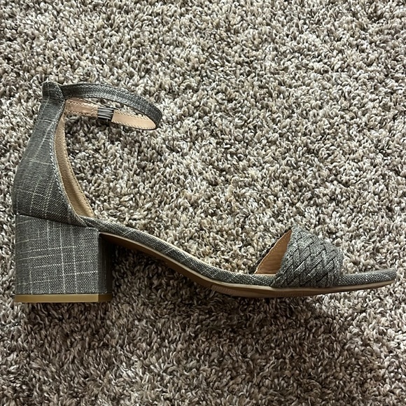 Maurice’s chunky gray heel size 9 - Picture 8 of 12
